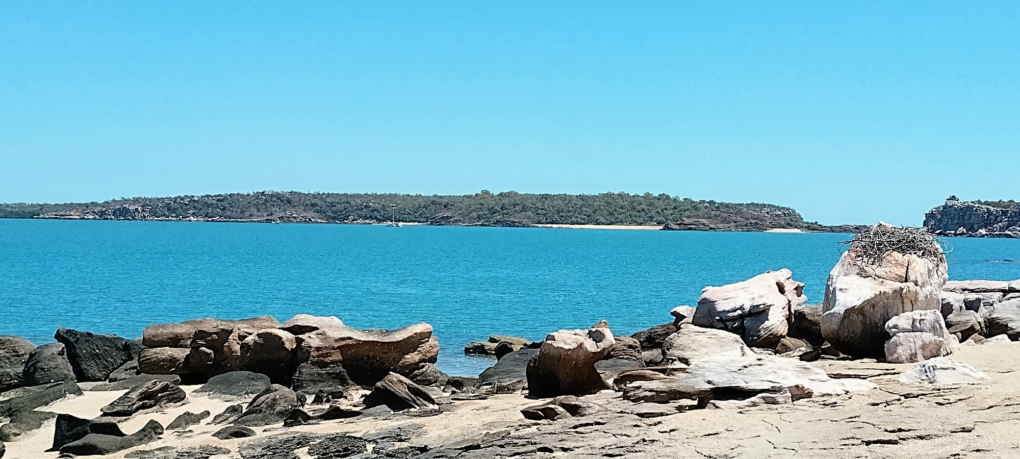 East Governor Island, Napier Broome Bay
